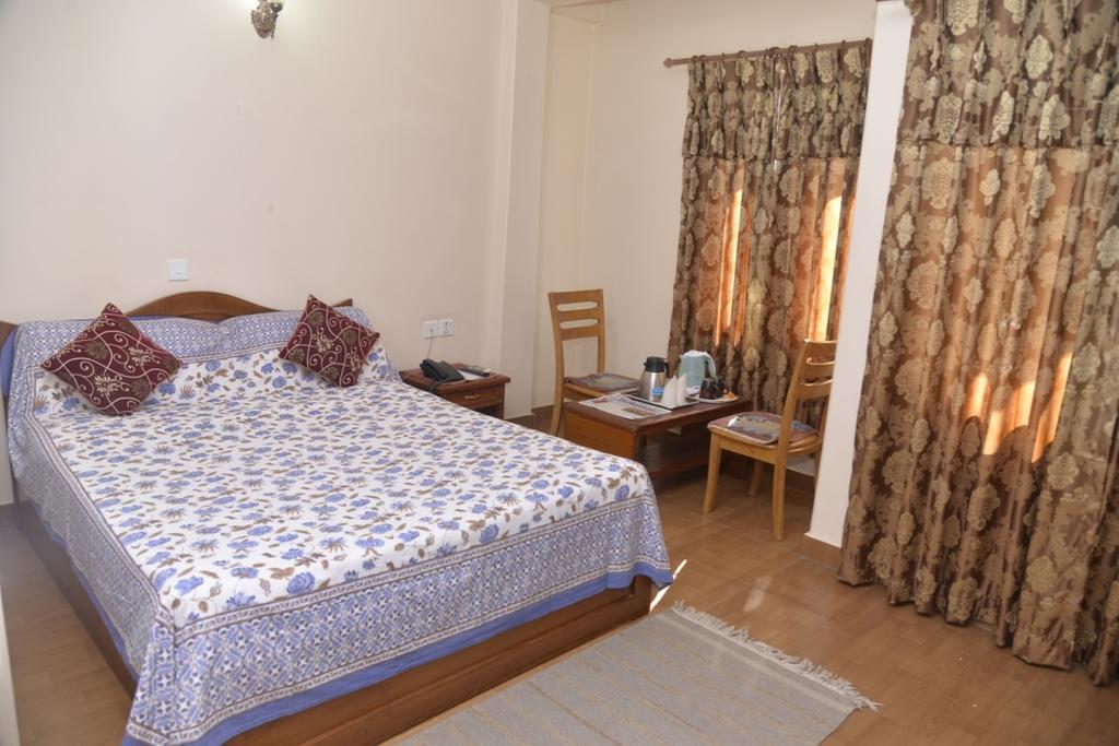 Hotel Asia Pokhara Zewnętrze zdjęcie