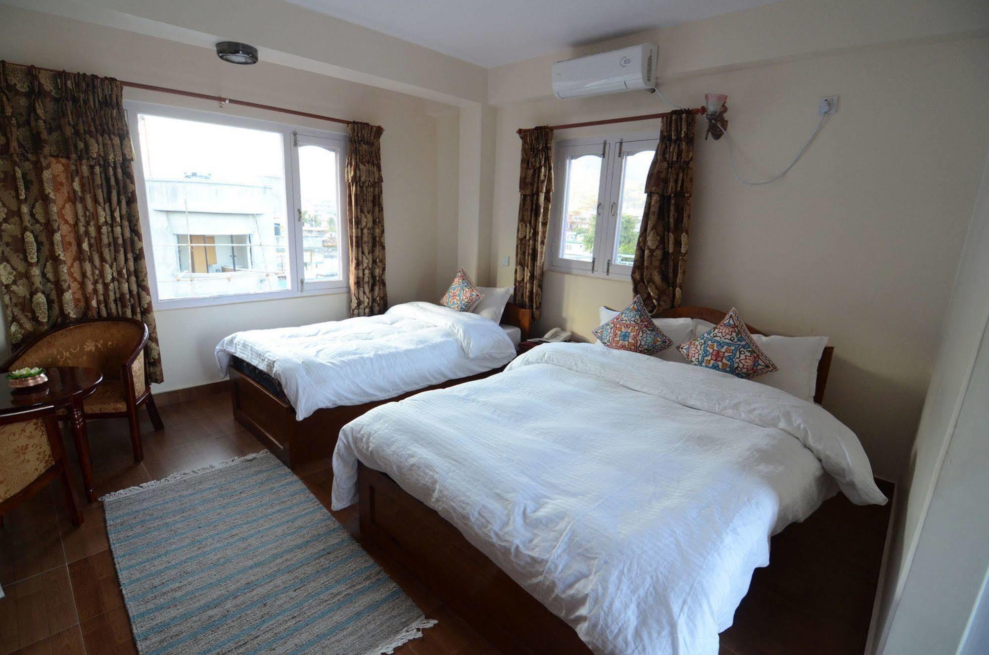 Hotel Asia Pokhara Zewnętrze zdjęcie