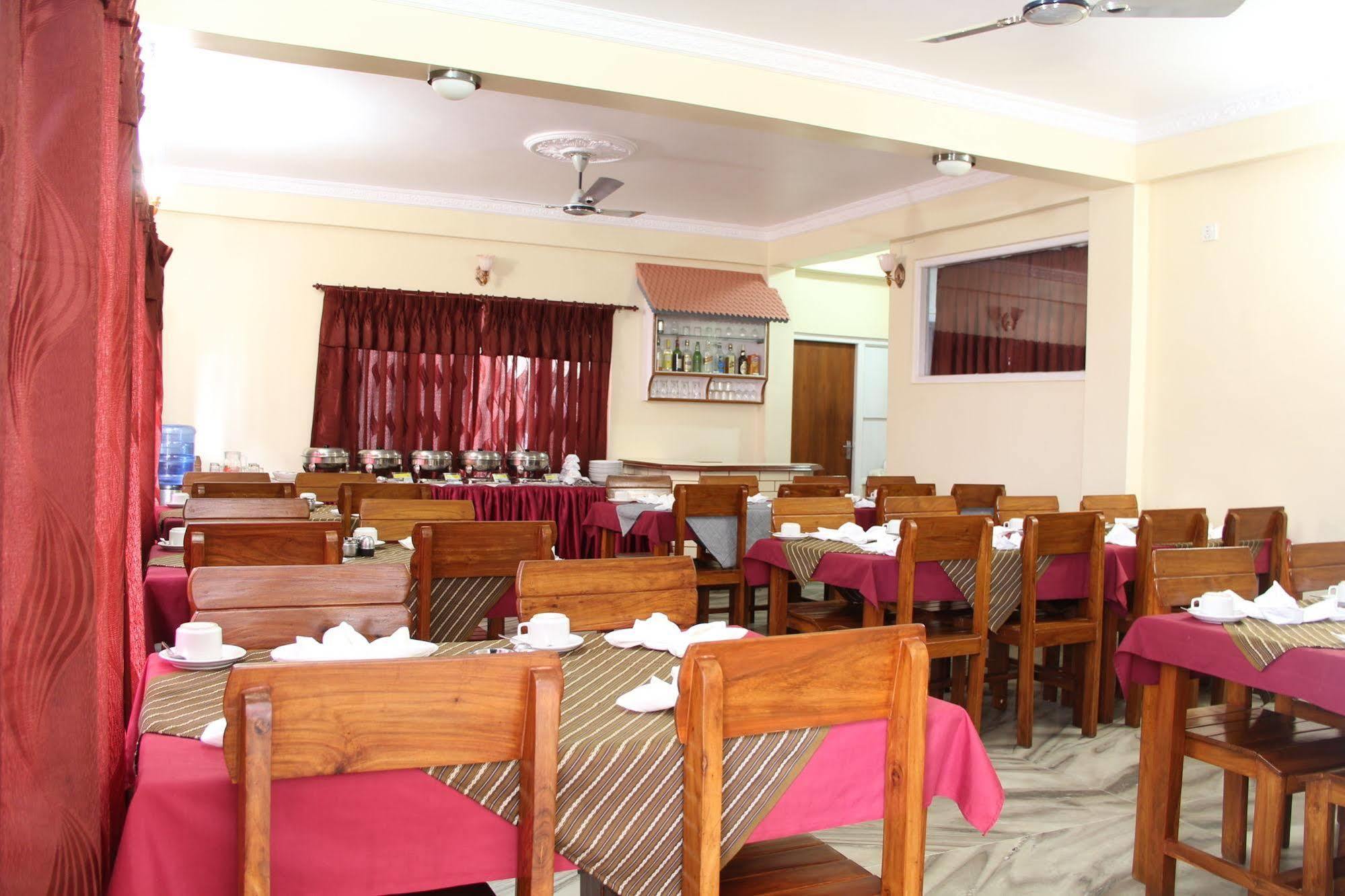Hotel Asia Pokhara Zewnętrze zdjęcie